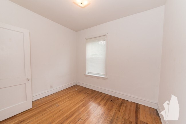 Photo - 3818 N Sheffield Ave Unidad 2