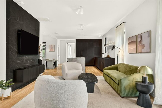 Photo - 509 E Mary St