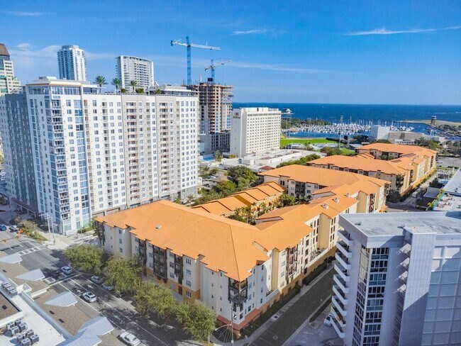 Photo - 200 4th Ave S Unidad 318