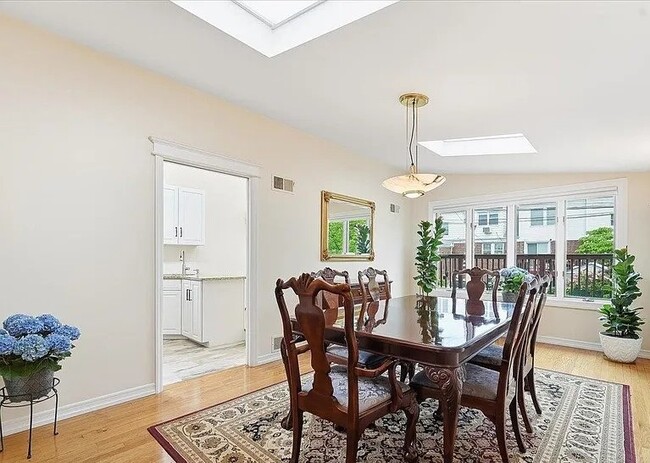 Photo - 6 Parkside Ln