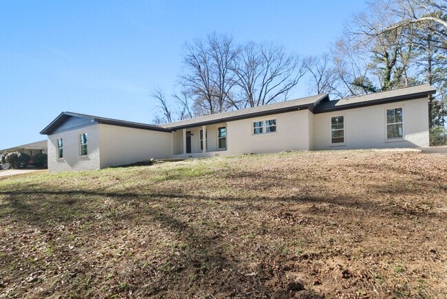 Photo - Cozy 3 Bed 3 Bath House! Available Now!