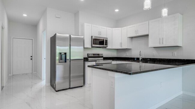 Photo - 4864 Golfview Blvd