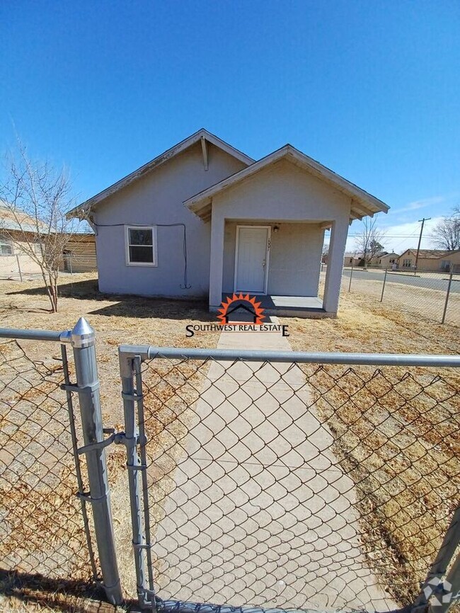 Building Photo - Charming 2 bedroom 1 bath home