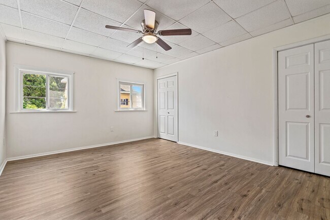 Photo - 4 bed 1 bath - all updated, central air, l...