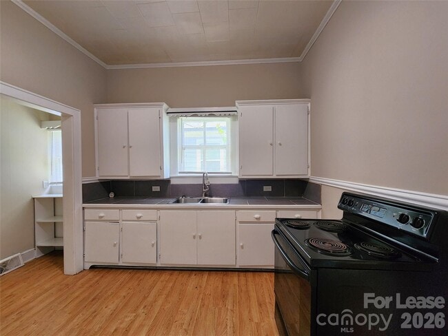 Photo - 907 S Jackson St
