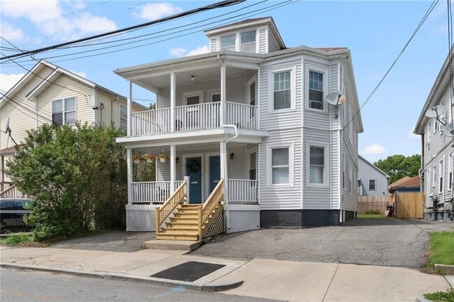 21 Waverly St Unit 1