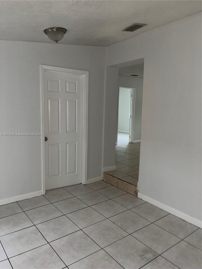 Building Photo - 5924 Arthur St Unit na Rental