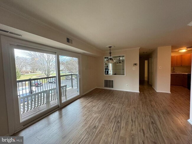 Photo - 214 Locust St SE Unit 118