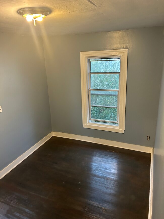 Building Photo - 44 Lee Ave Unit 2 Rental
