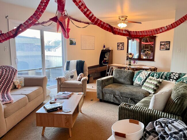 Living room view from front door. - 305 Green Briar St Unit 13