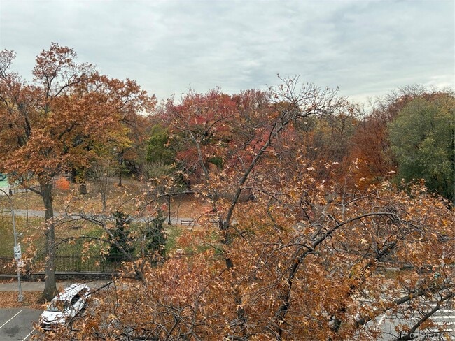 Photo - 610 Waring Ave Unit 5G