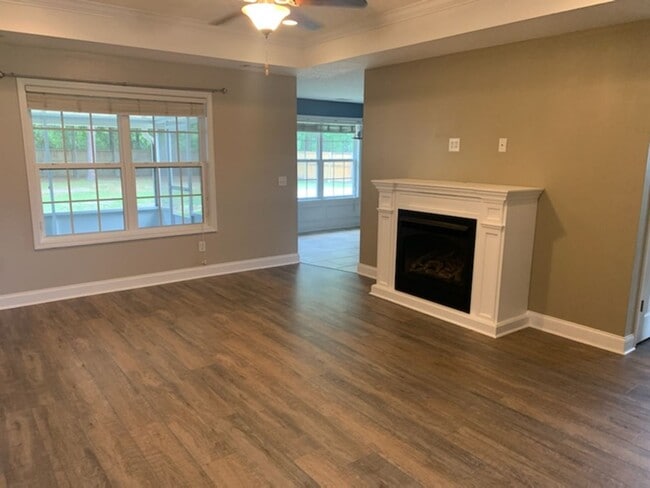 Photo - Stunning 3-Bedroom Home in Parish Crossing - Available for Rent