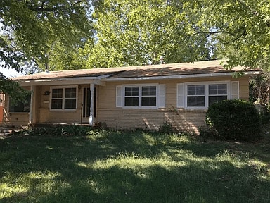 Building Photo - 2304 W Lotus St