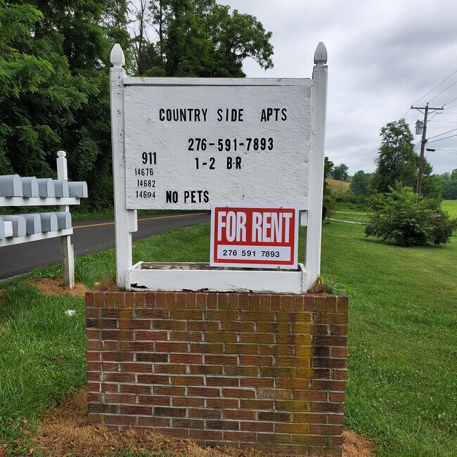 Country Side Aparments - 14682 Wallace Pike