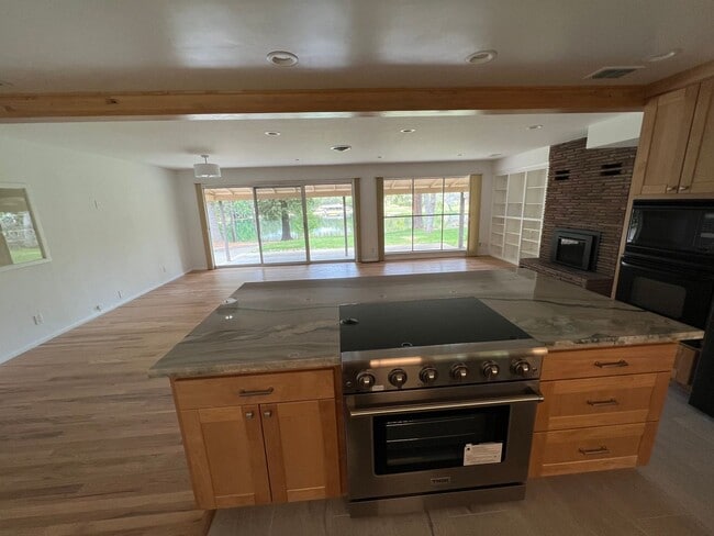 Photo - 3 Bedroom 2 Bath Lakeside Home