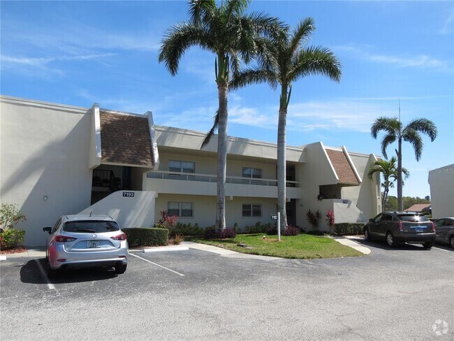 Building Photo - 7193 W Country Club Dr N Unit 138 Rental