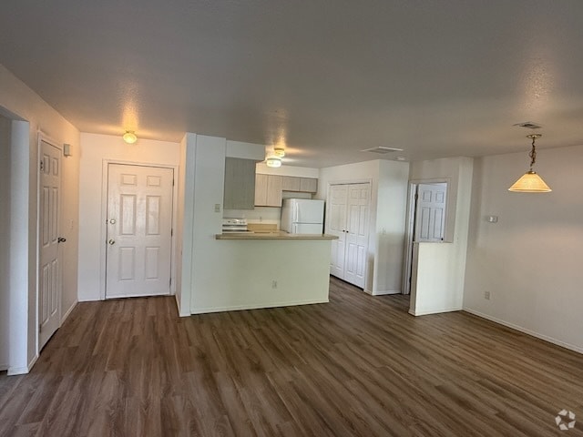 Building Photo - 553 S Workland Ln Rental