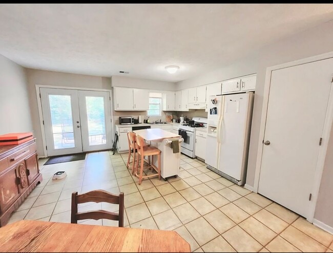 Photo - North Columbus 3 Bedrooms 2 Bath Garage