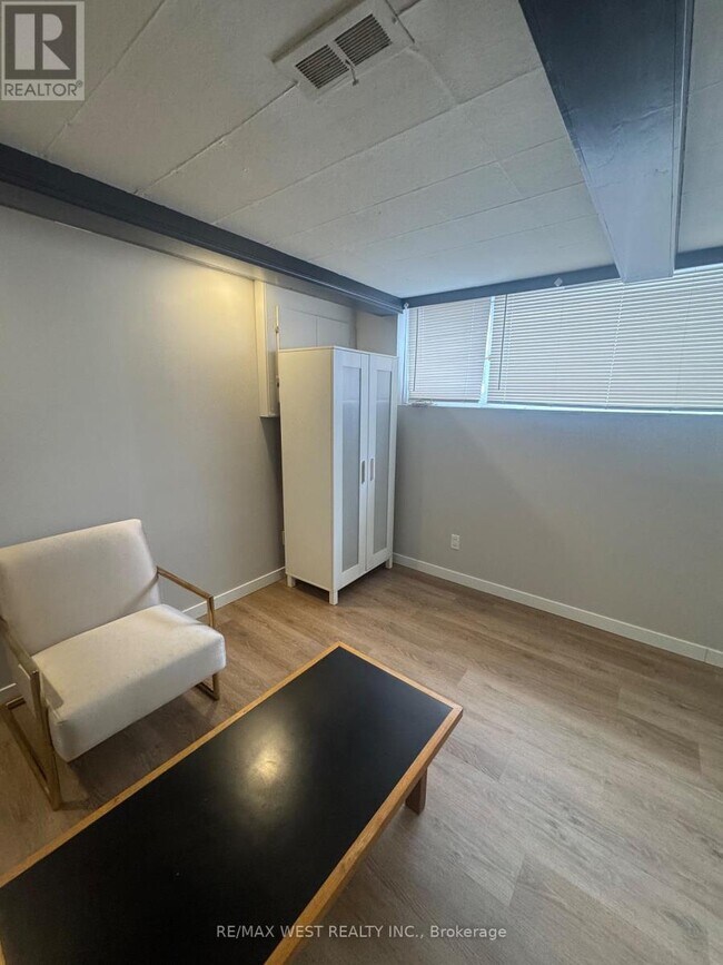 Photo - 35 Lilywood Rd Unit B1