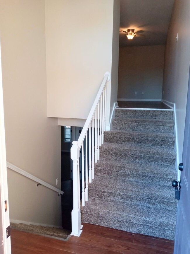 Photo - Beautiful 3 Bedroom, 2 Bath Split-Level Townhome with Garage