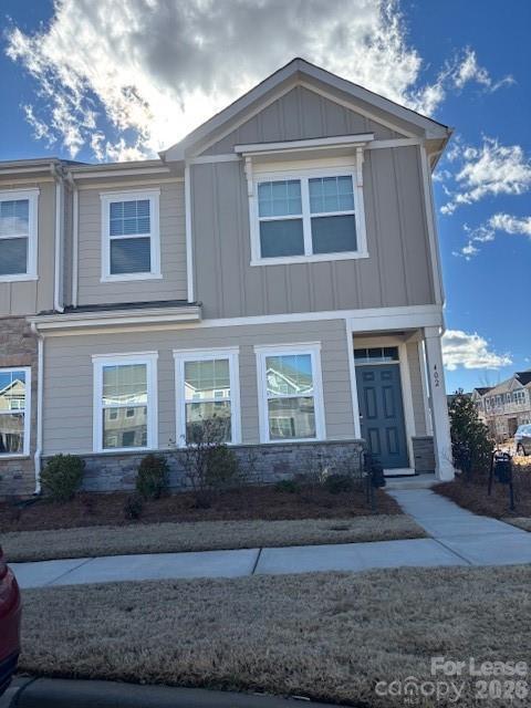 Photo - 402 Kenwood Vw