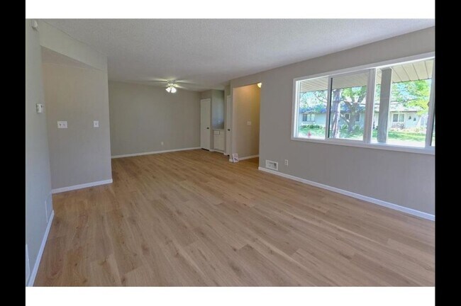 Photo - 4710 Lenore Ln