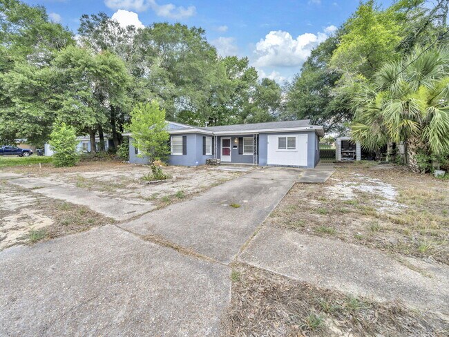 627 Ferretti Ave