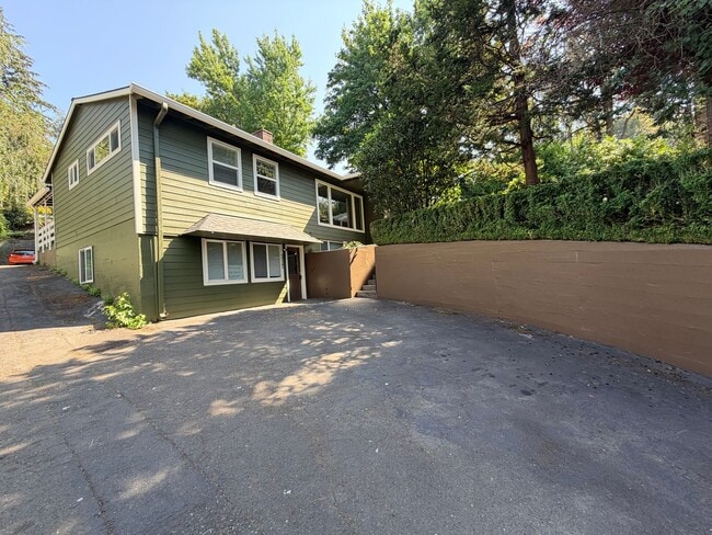 Photo - 9938 SW Terwilliger Blvd Unit A - MAIN HOUSE