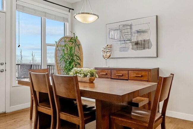 Photo - 200 Sherwood Sq NW Unit ID1303237P