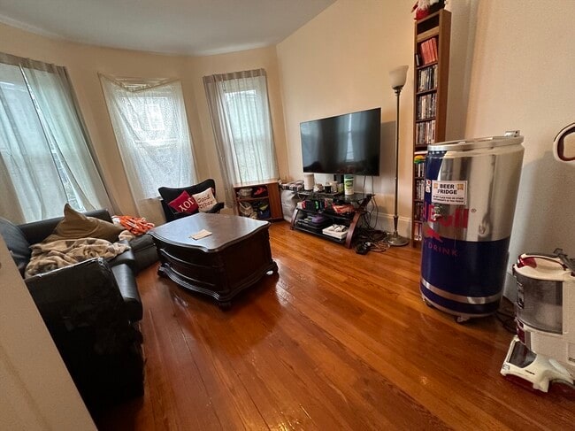 Building Photo - 11 Raven St Unit 2 Rental