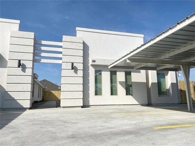 Building Photo - 1312 Alta Vista Dr Unit 3