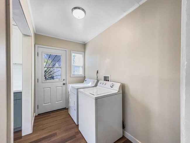 Photo - 2332 Westwood St