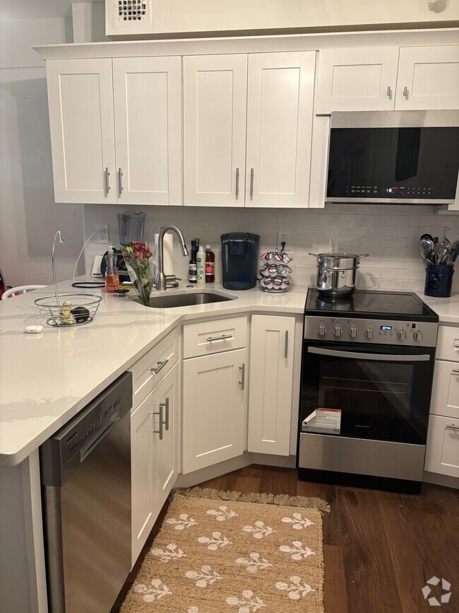 Building Photo - 145 Pinckney St Unit 102 Rental
