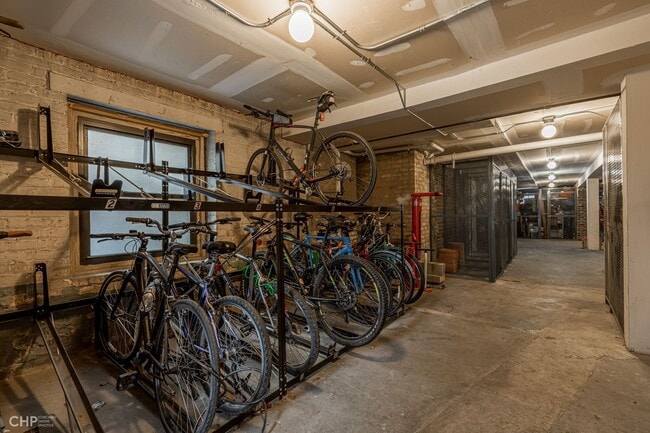 5800 N Kenmore - On Site Bike Spaces - Kenmore 5800 N