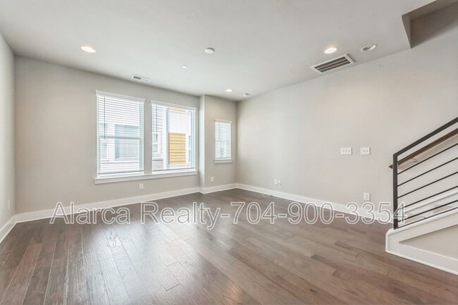 Photo - 1311 Millpark Ln
