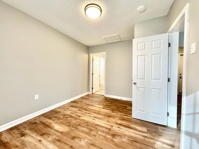 Photo - Newly Renovated One Bedroom Duplex - Move In Special!