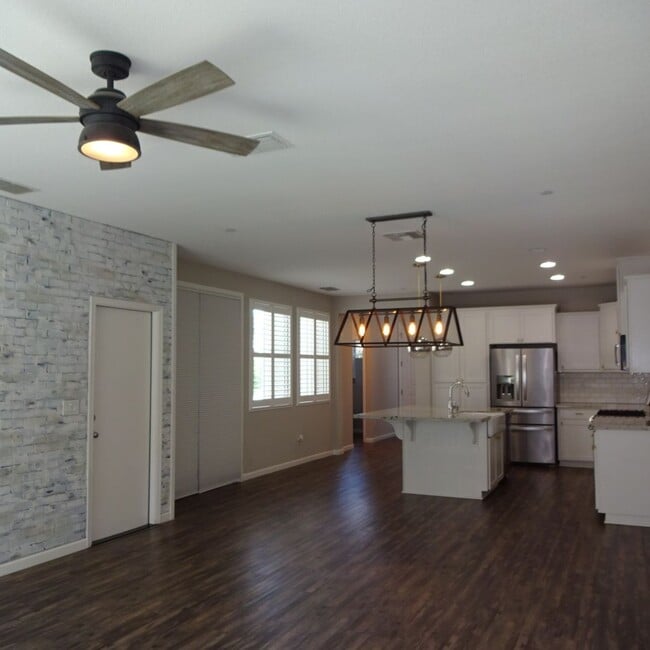 1702 Brodea Ln