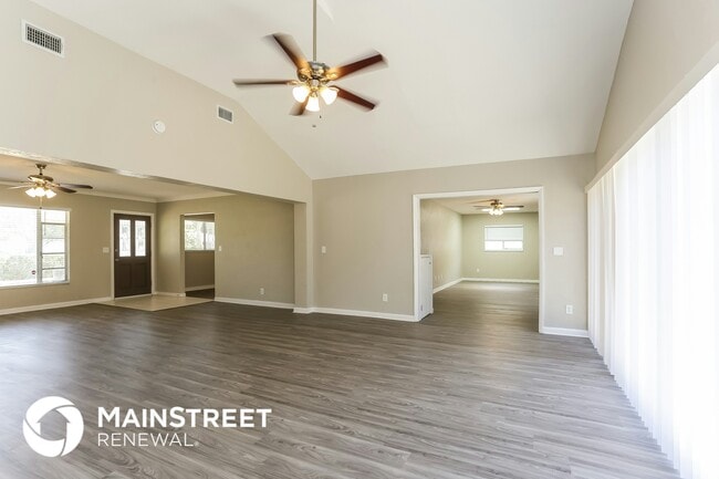 Photo - 2124 Almeria Way S