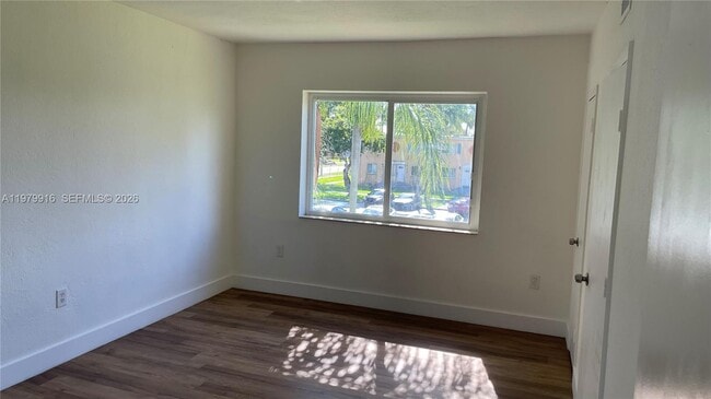 Photo - 209 Northwest Dr