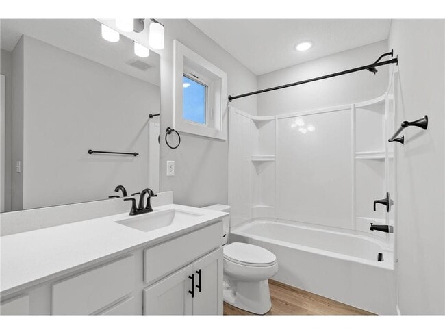 Photo - 13218 Jewell St NE