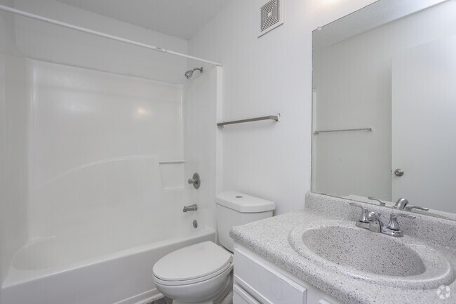 3BR, 2BA - 1,153SF - Primary Bathroom