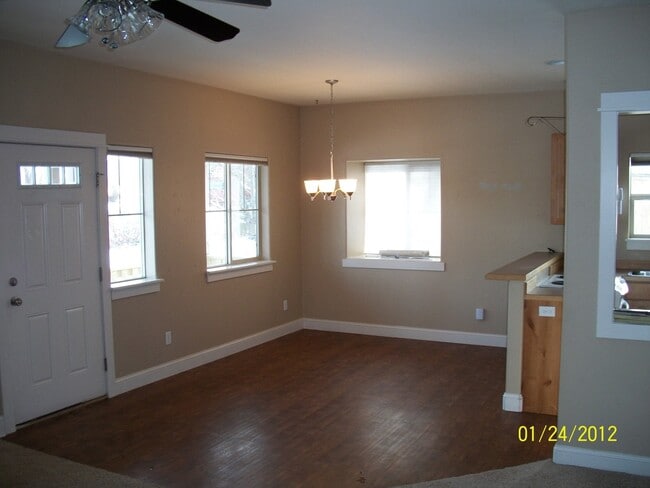 Photo - 611 N 15th Ave