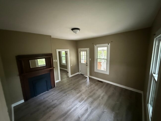 Photo - 1326 E Harper Ave