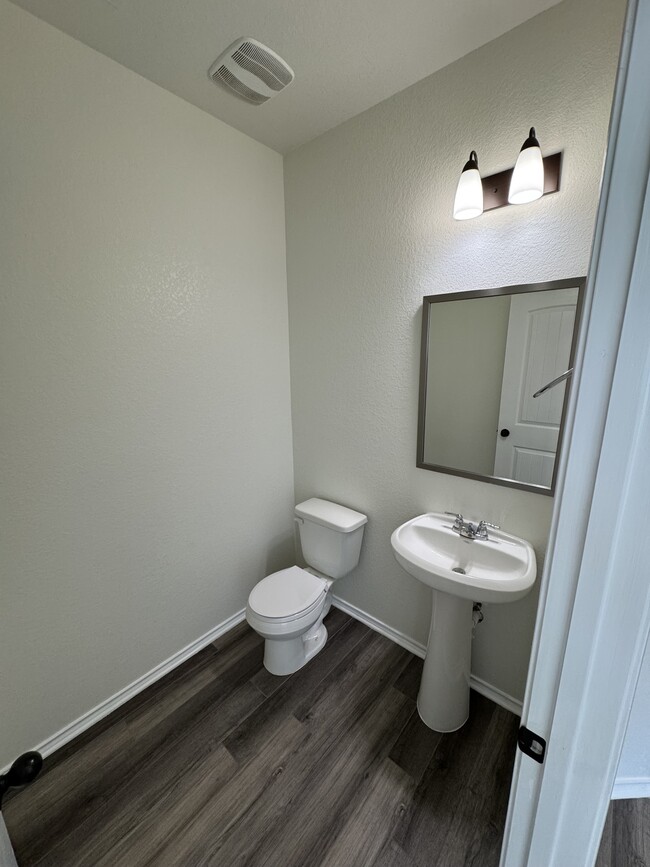 Photo - 1303 Adam Ln