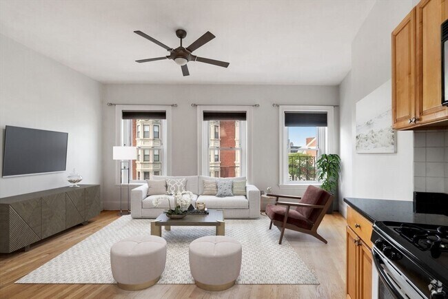 Building Photo - 104 Dorchester St Unit 3 Rental