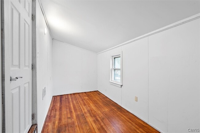 Photo - 104 Kincaid Ave