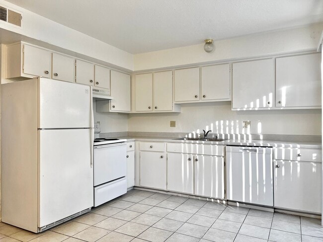Photo - Apartment for Rent Unit 9