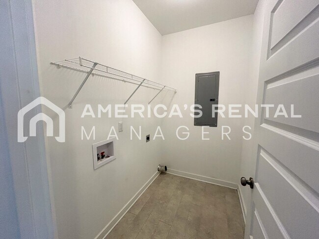 Photo - Bright, Airy Home or Rent in Clanton, AL!!! Available to View!