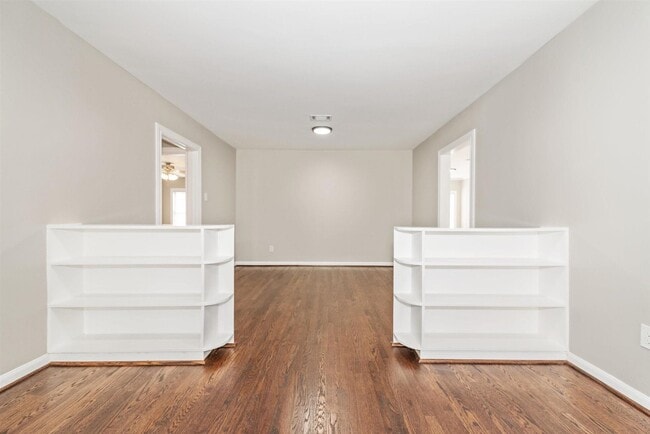 Photo - 1011 W 41st St