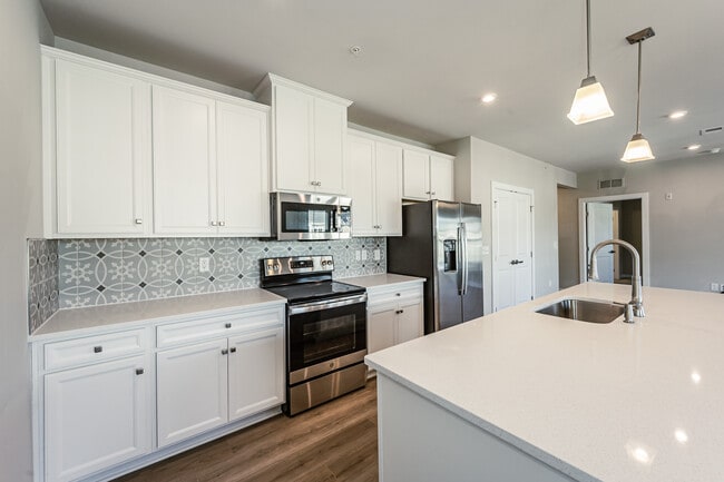 Photo - 6601 Citory Way